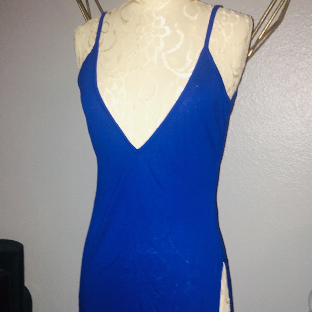 Long Sexy Plunging Neckline Bodycon Dress w/ Slit - Picture 7 of 8